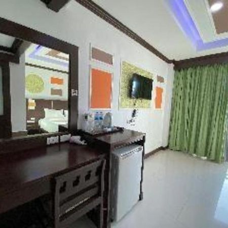 Azure Bangla Phuket Hotel Patong Buitenkant foto