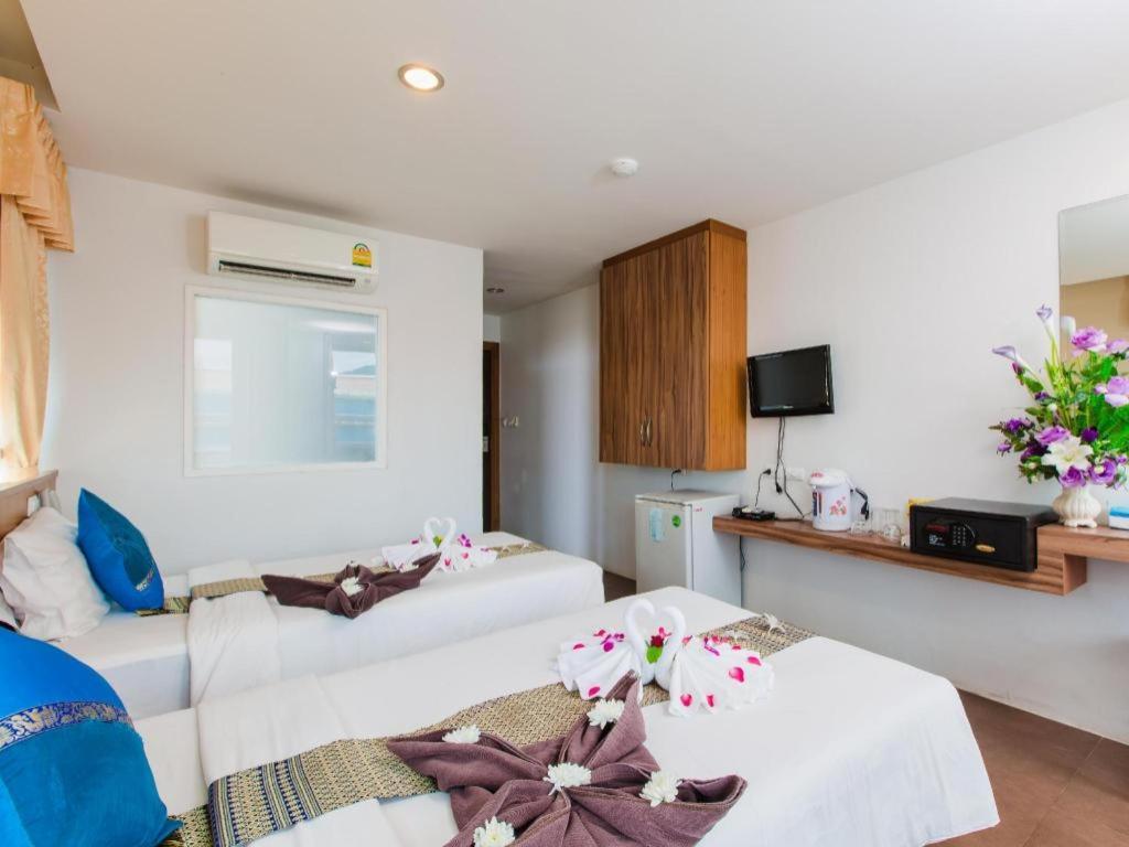 Azure Bangla Phuket Hotel Patong Buitenkant foto