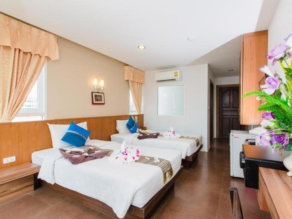 Azure Bangla Phuket Hotel Patong Buitenkant foto