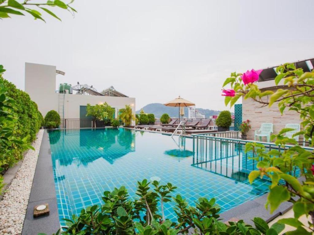 Azure Bangla Phuket Hotel Patong Buitenkant foto
