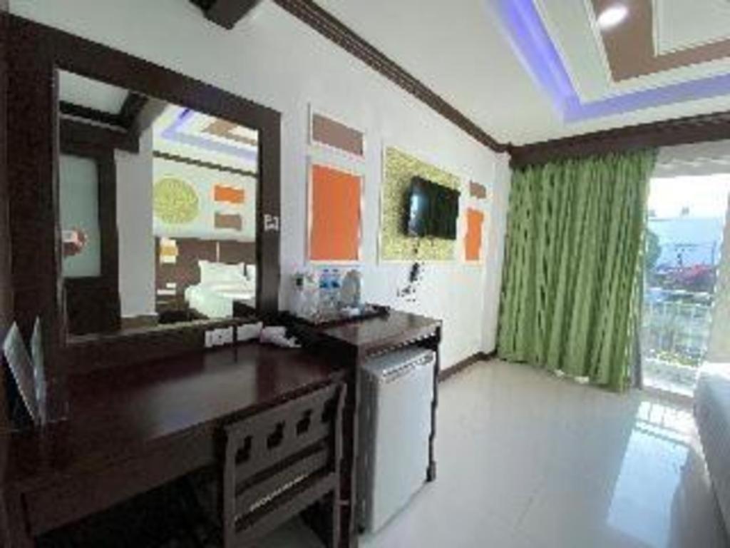 Azure Bangla Phuket Hotel Patong Buitenkant foto