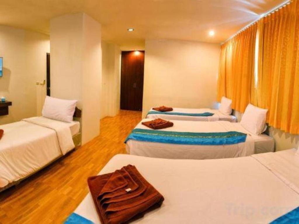 Azure Bangla Phuket Hotel Patong Buitenkant foto