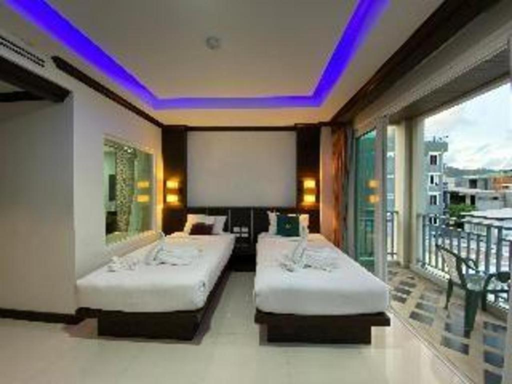 Azure Bangla Phuket Hotel Patong Buitenkant foto