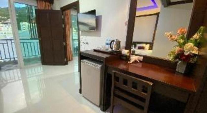 Azure Bangla Phuket Hotel Patong Buitenkant foto