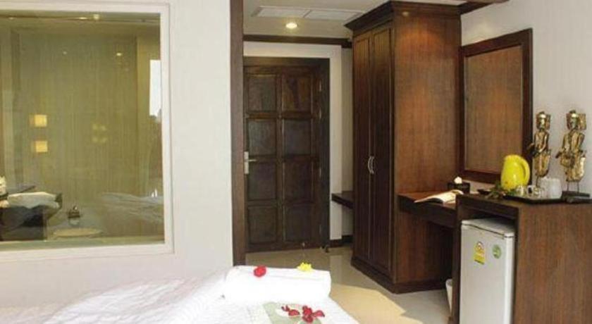 Azure Bangla Phuket Hotel Patong Buitenkant foto