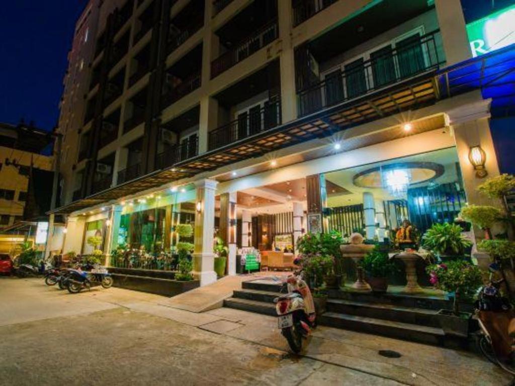 Azure Bangla Phuket Hotel Patong Buitenkant foto