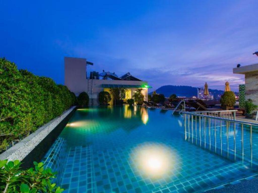 Azure Bangla Phuket Hotel Patong Buitenkant foto
