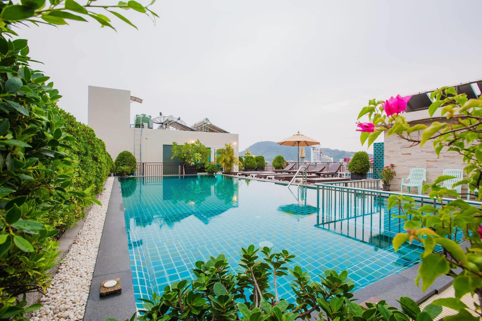 Azure Bangla Phuket Hotel Patong Buitenkant foto
